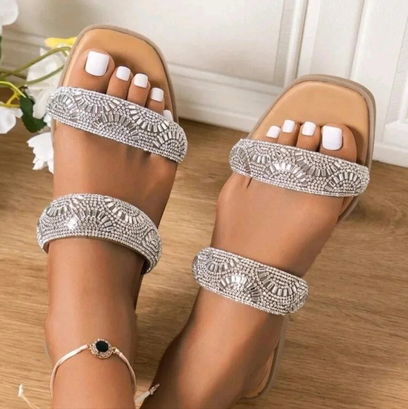 Summer Women's Fashionable and Versatile Square Head Adhesive Slippers - Picture 1 of 6